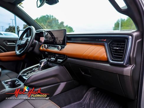 Used 2024 GMC Canyon AT4 image 16