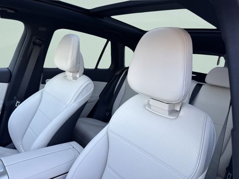 Certified 2026 Mercedes-Benz GLC 300 4MATIC image 18
