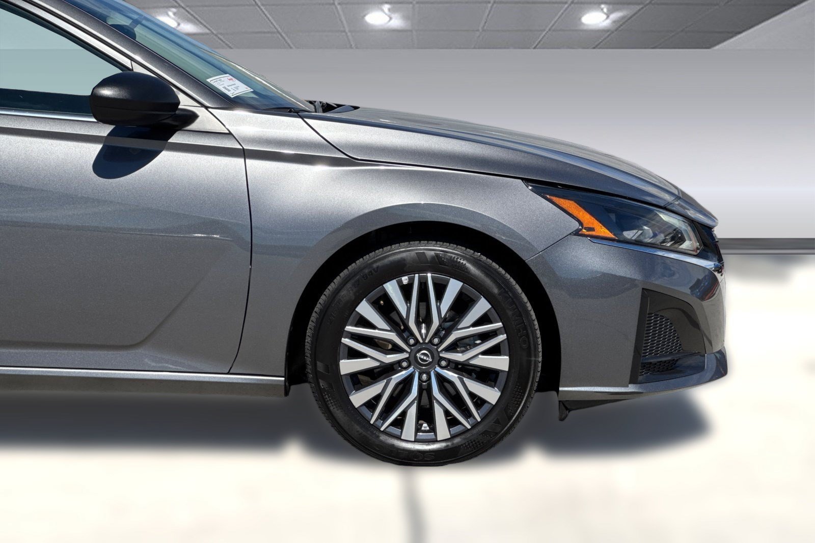 Used 2025 Nissan Altima 2.5 SV FWD image 34