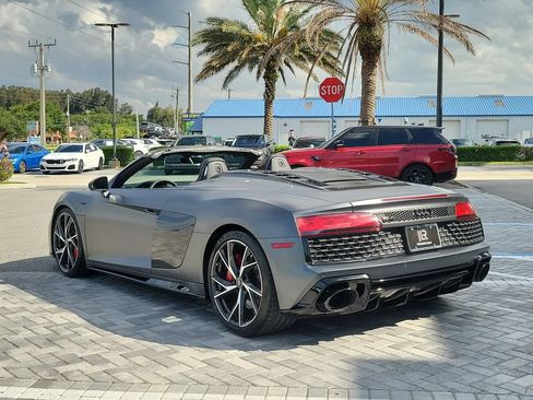 Used 2022 Audi R8 V10 w/ Carbon Exterior Package RWD image 3