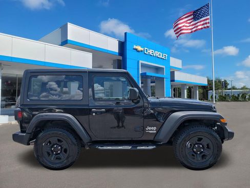 Used 2019 Jeep Wrangler Sport AWD/4WD image 2