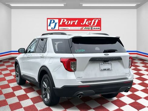 Used 2021 Ford Explorer XLT w/ Equipment Group 202A image 6