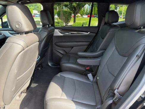 Used 2024 Cadillac XT6 Sport w/ Technology Package AWD/4WD image 10