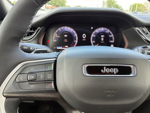 New 2026 Jeep Grand Cherokee L Limited AWD/4WD image 10