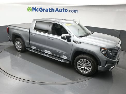 Used 2025 GMC Sierra 1500 Denali w/ Technology Package AWD/4WD image 3