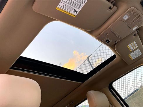 Used 2020 Ford F150 Lariat image 13