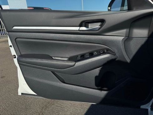 New 2025 Nissan Altima 2.5 SL image 19