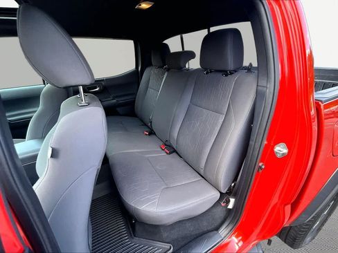 Used 2017 Toyota Tacoma TRD Off-Road w/ Premium & Technology Package RWD image 21