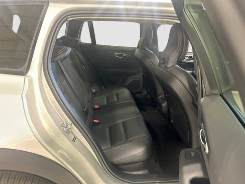 Used 2025 Volvo V60 B5 Cross Country Plus AWD/4WD image 18