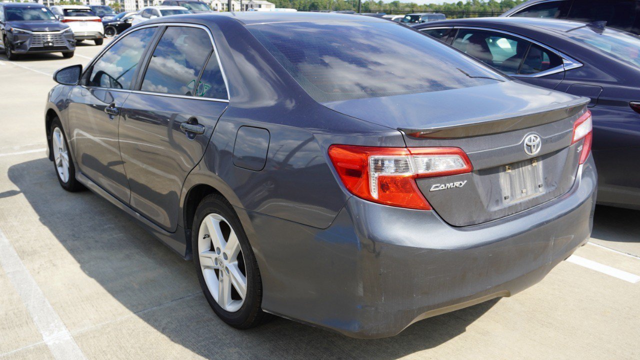 Used 2012 Toyota Camry SE FWD image 8