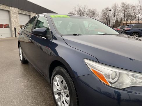 Used 2016 Toyota Camry LE image 11