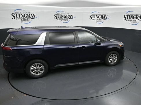 Used 2023 Kia Carnival LX FWD image 22