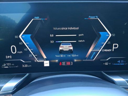 New 2026 BMW 750e xDrive w/ Premium Package image 17