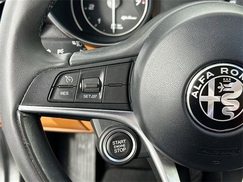 Used 2017 Alfa Romeo Giulia Ti image 23