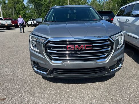 Used 2023 GMC Terrain SLT w/ Tech Package AWD/4WD image 3