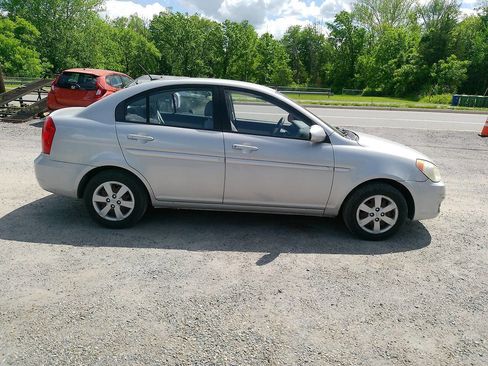 Used 2009 Hyundai Accent GLS w/ Popular Equipment Pkg 5 FWD image 10