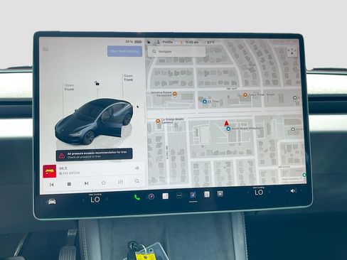 Used 2024 Tesla Model 3 Standard Range RWD image 11