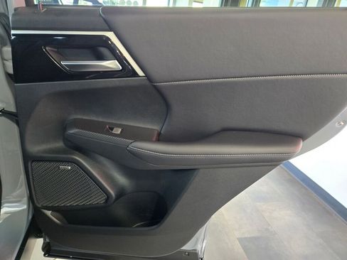 New 2025 Mitsubishi Outlander Trail Edition image 9