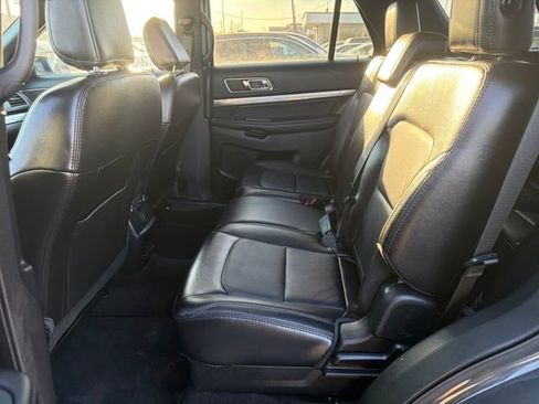Used 2018 Ford Explorer XLT w/ Equipment Group 202A image 26