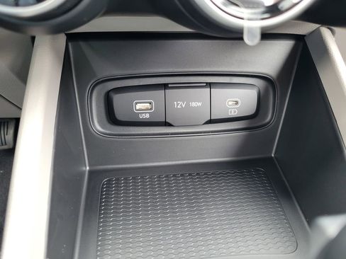 New 2025 Hyundai Venue SEL image 23