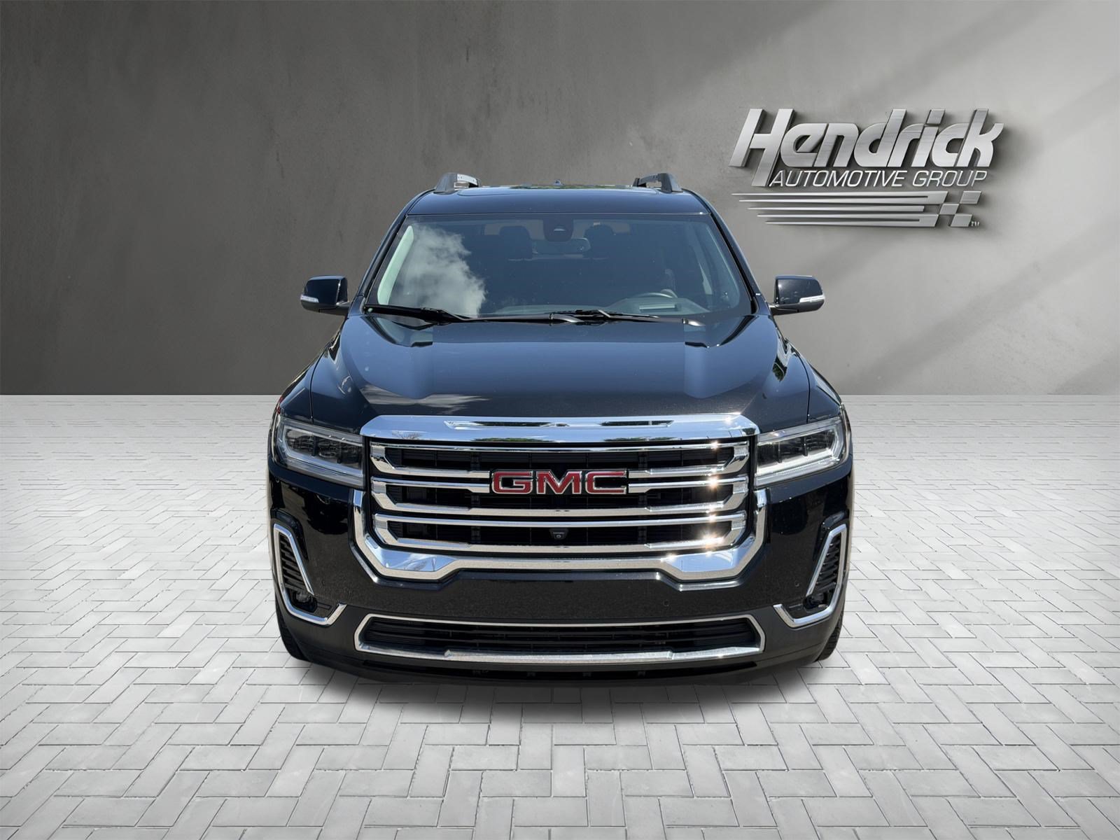 Used 2023 GMC Acadia SLT w/ Technology Package AWD/4WD image 3