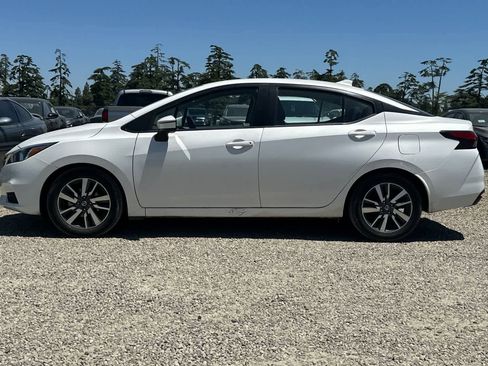Used 2020 Nissan Versa SV FWD image 6
