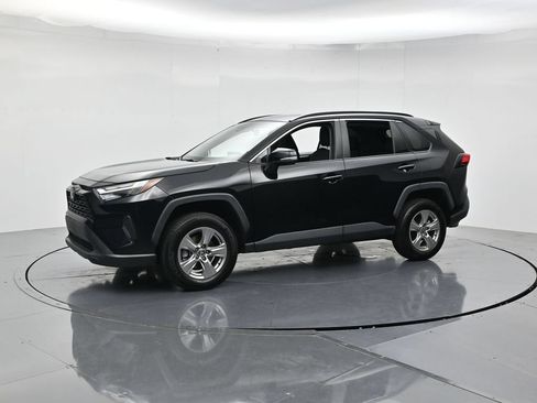 Used 2023 Toyota RAV4 XLE AWD/4WD image 5