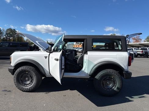 New 2025 Ford Bronco Base w/ Sasquatch Package image 24