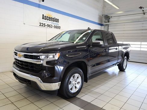 Used 2023 Chevrolet Silverado 1500 LT w/ Protection Package image 2