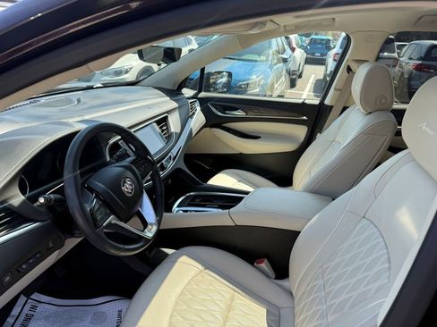 Used 2022 Buick Enclave Avenir image 11