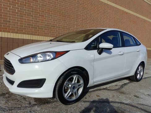 Used 2018 Ford Fiesta SE image 5