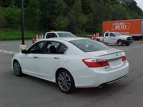 Used 2014 Honda Accord Sport image 11