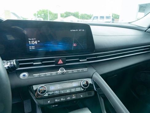 Used 2024 Hyundai Elantra SEL w/ Convenience Package FWD image 19