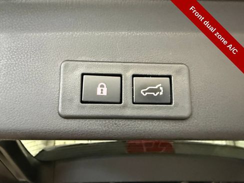 Used 2022 Subaru Ascent Premium w/ Convenience Package AWD/4WD image 34