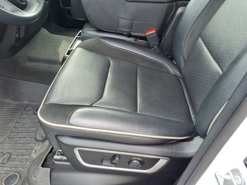 Used 2023 RAM 1500 Laramie AWD/4WD image 10
