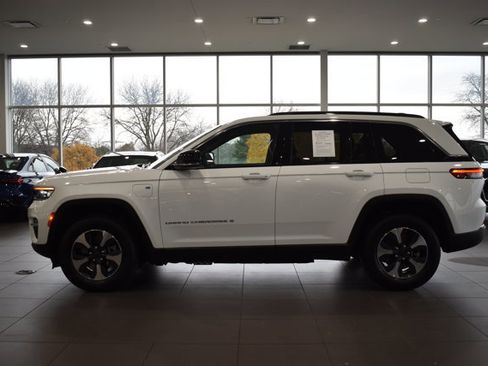 Used 2024 Jeep Grand Cherokee Limited 4xe image 8