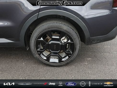 Certified 2025 Kia Sorento X-Line EX image 3