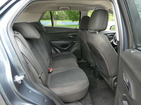 Used 2021 Chevrolet Trax LS w/ Tint and Cruise Package AWD/4WD image 26