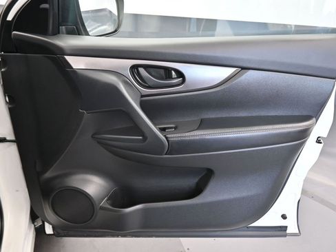 Used 2022 Nissan Rogue Sport S image 36