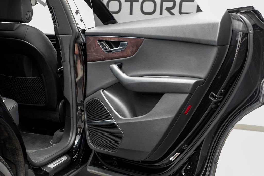 Used 2019 Audi Q8 Premium Plus AWD/4WD image 46