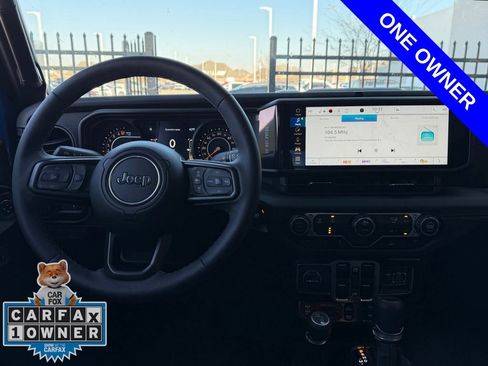 Used 2025 Jeep Gladiator Rubicon w/ Convenience Group image 7