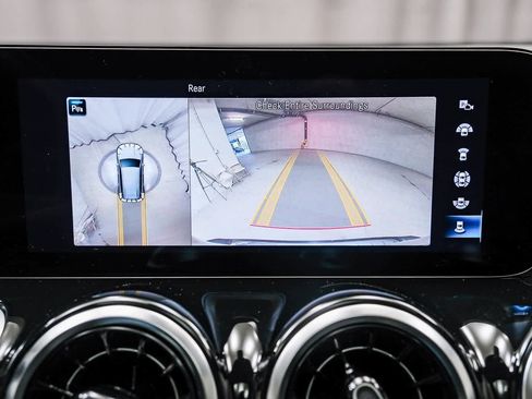 Certified 2023 Mercedes-Benz GLB 250 image 25