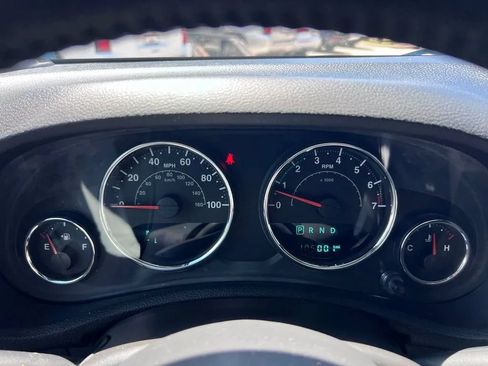 Used 2017 Jeep Wrangler Unlimited Sahara w/ Connectivity Group AWD/4WD image 43