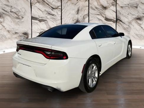 Used 2019 Dodge Charger SXT RWD image 7