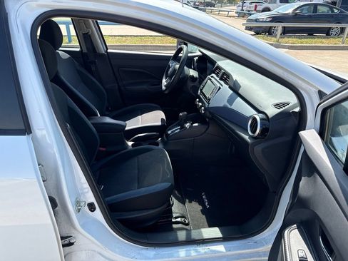 Used 2023 Nissan Versa SV FWD image 14