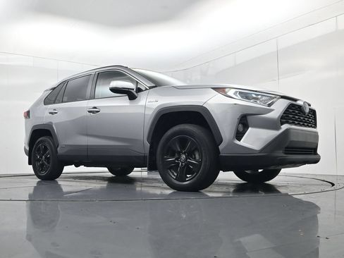 Used 2021 Toyota RAV4 XLE w/ Convenience Package AWD/4WD image 43