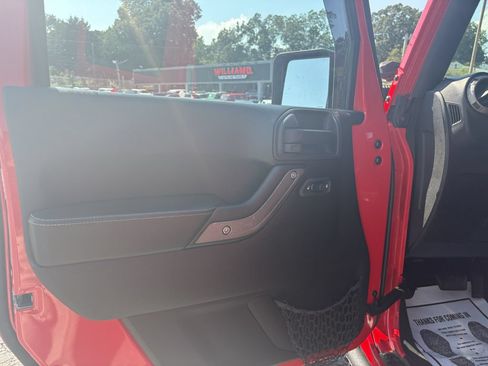 Used 2016 Jeep Wrangler Unlimited Sport AWD/4WD image 10