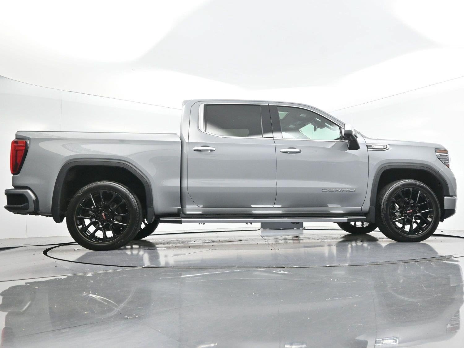 Used 2025 GMC Sierra 1500 Denali w/ Technology Package AWD/4WD image 51