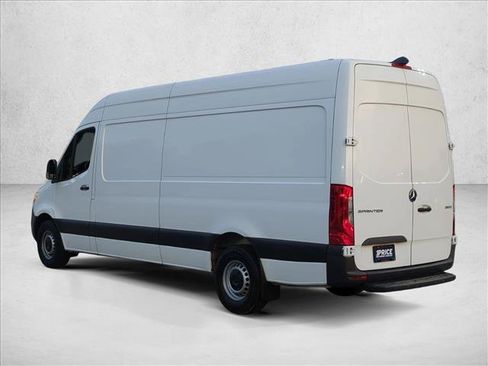 Used 2023 Mercedes-Benz Sprinter 2500 image 8