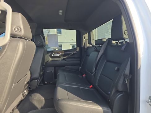 Used 2024 GMC Sierra 1500 SLT image 16